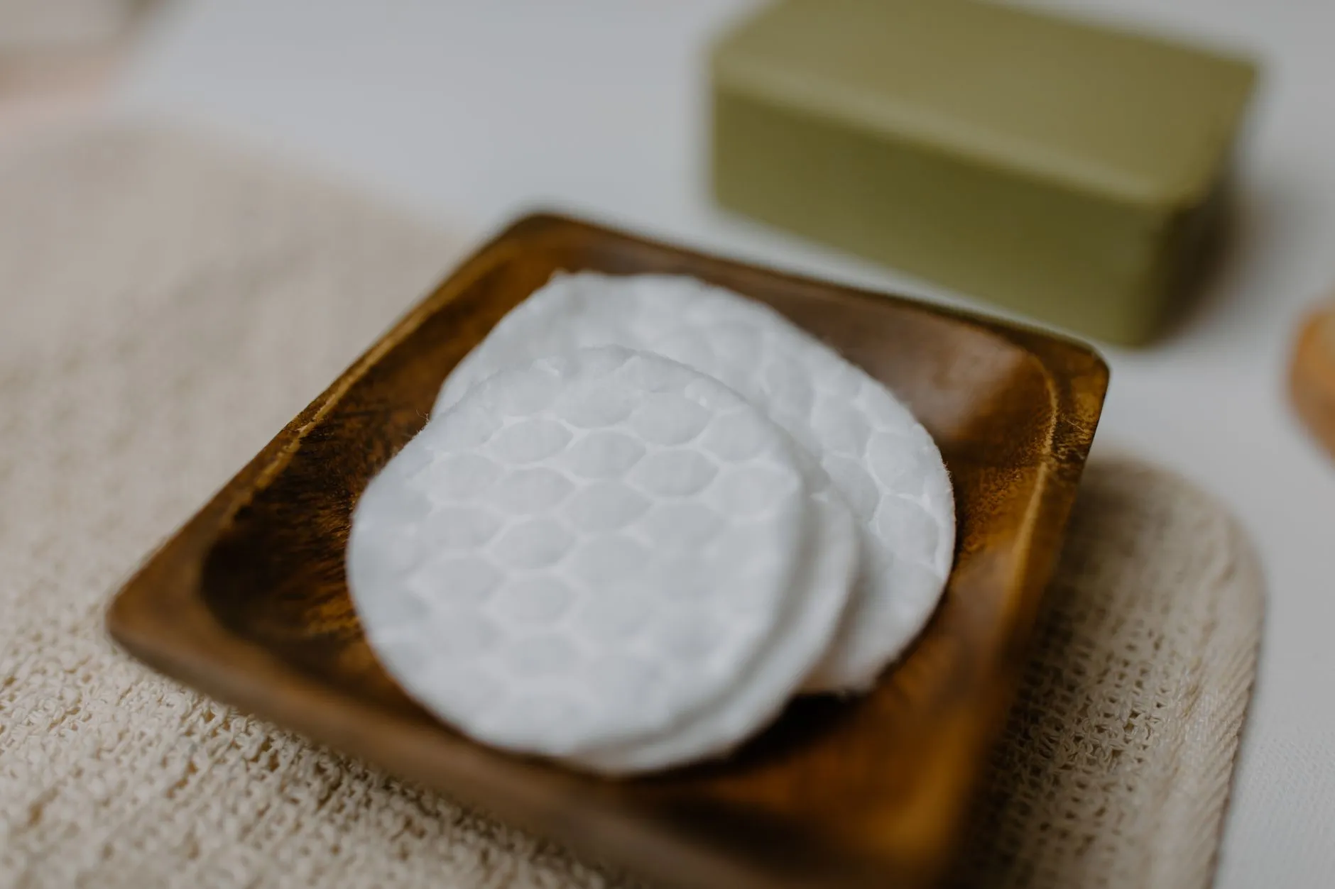 从原料到成品:化妆蛋与化妆棉生产线中的卫生标准及检测技术解析正文配图 1